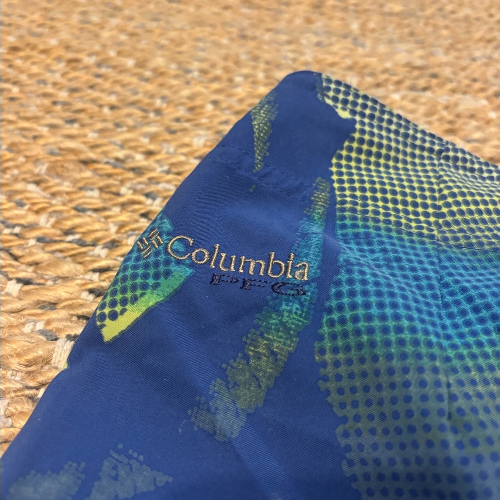 NWT women’s Columbia PFG board short
Size 4 flex fit 
Omni-shield & Omni-shade. - Picture 7 of 9